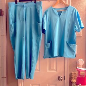 Mandala Aqua Scrubs Sz XL/XXL New without tags.
